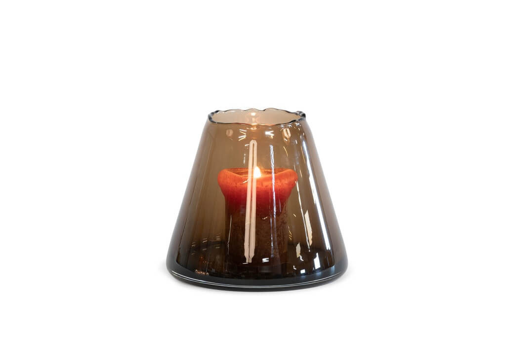 Conical vase organic rim