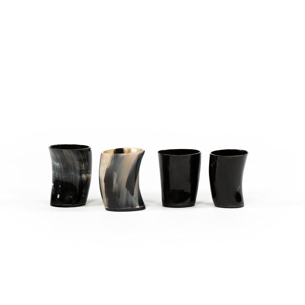 Tumbler i farven Horn