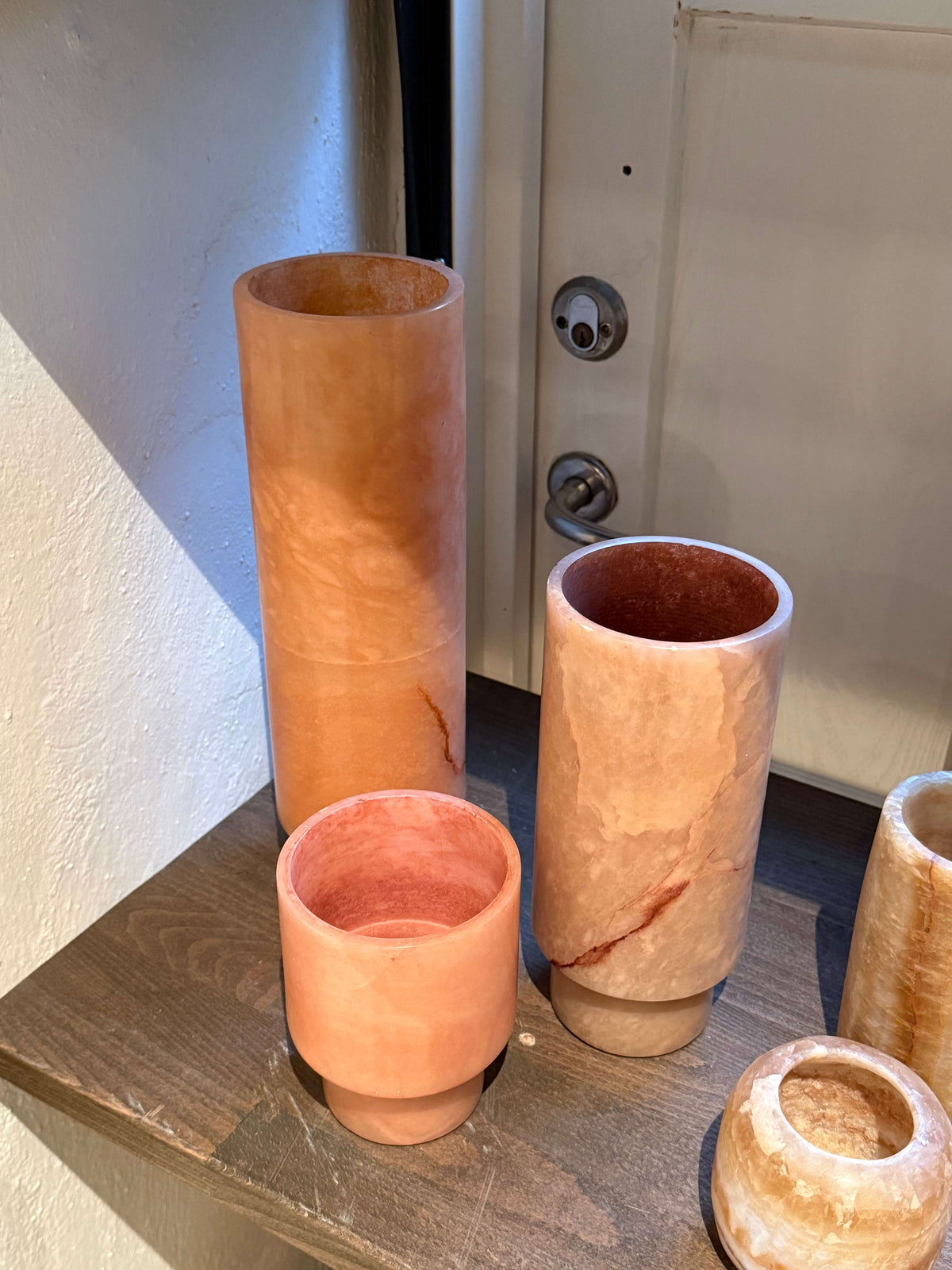 Soft pink lascar lysestage