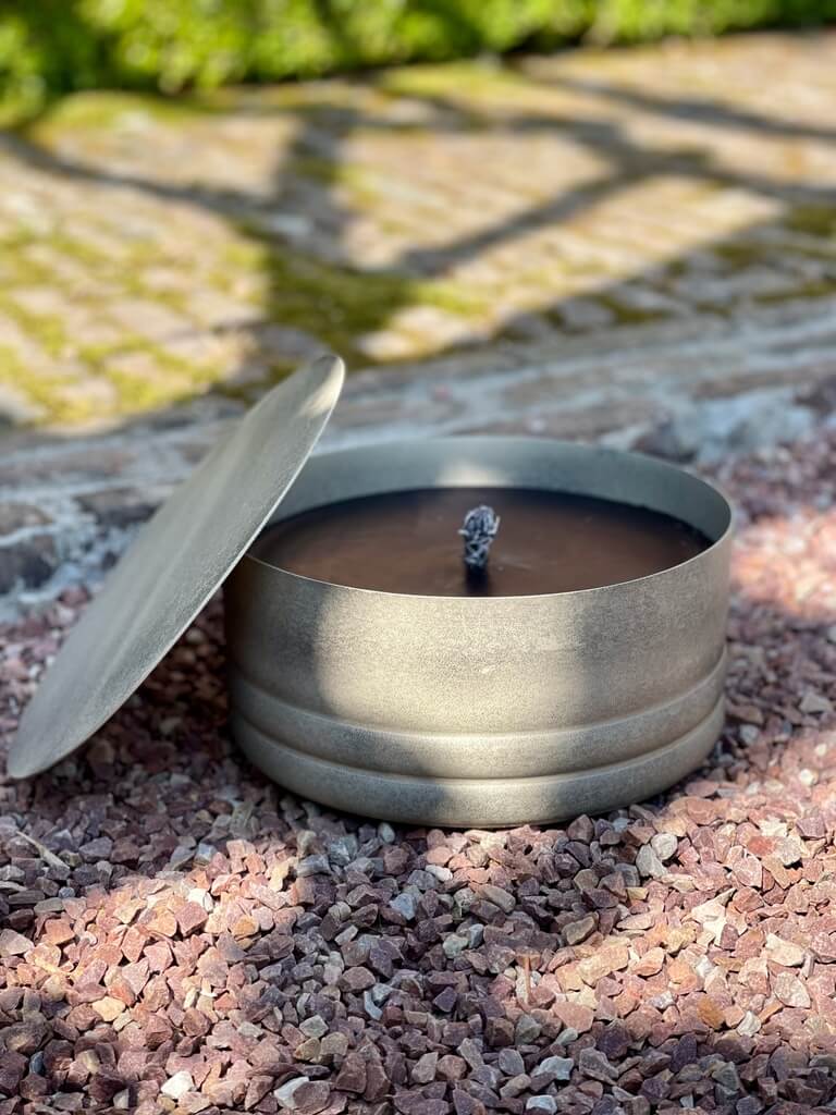 Udendørslys - beige metalæske med låg