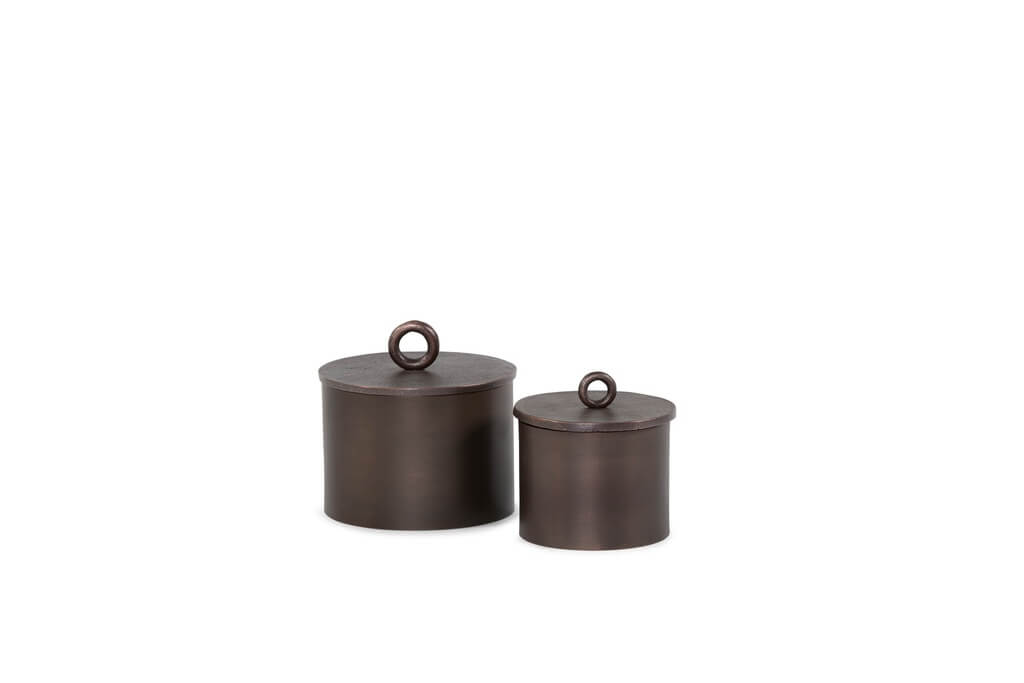 Metal box with lid