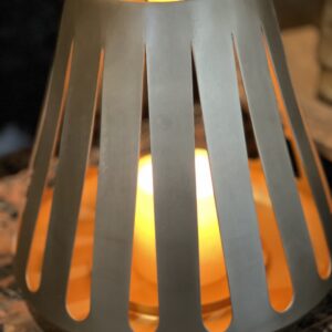 Kegleformet lanterne, guld - 26x24cm