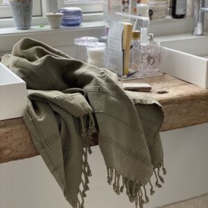 HAMMAM BADEHÅNDKLÆDE STONEWASHED ARMY GRØN | MANIPURALIVING