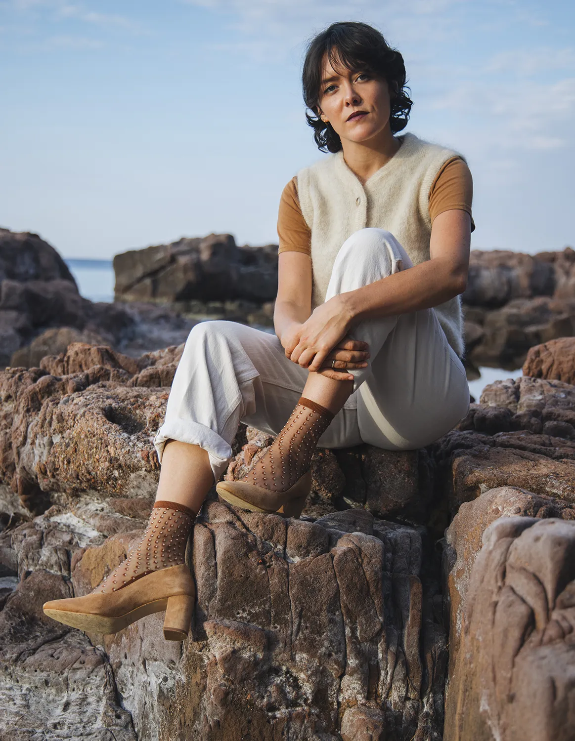 Crescent Brune, transparente strømper | Atelier St Eustaache - Billede 2