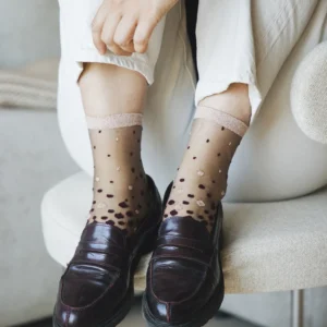 NakaMeguro Bordeaux, transparente strømper | Atelier St Eustache