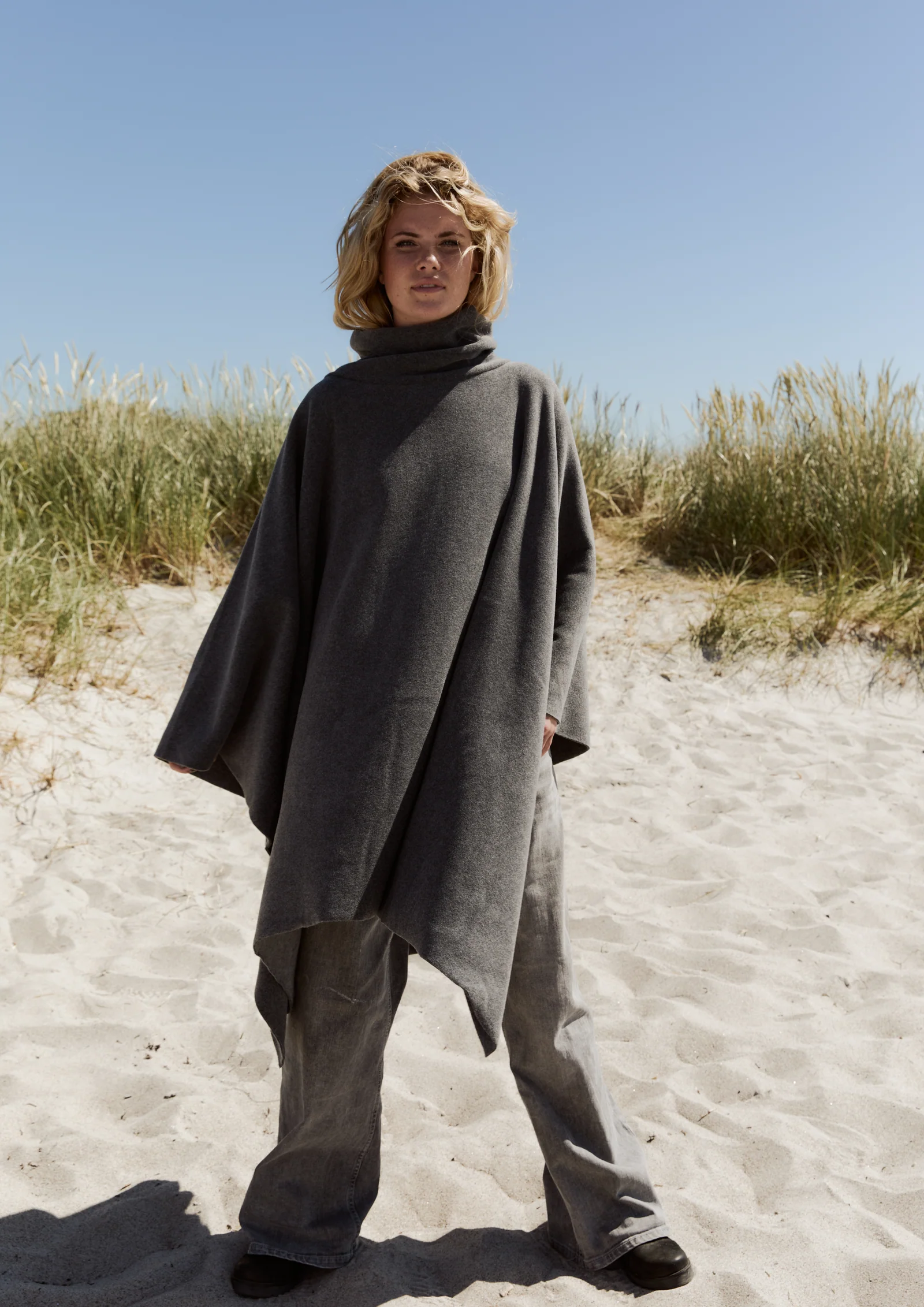 Lounge Poncho, Grey | Henriette Steffensen - Billede 2
